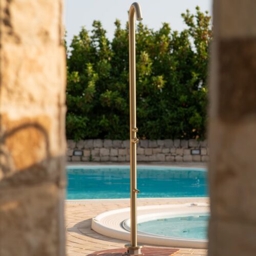 Outdoor Hot And Cold Water Shower Sined Shower Quartu Oro